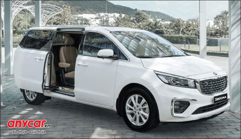 KIA Sedona là phiên bản tiền nhiệm của KIA Carnival 2023