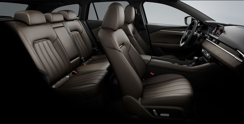 Khoang nội thất Mazda 6 giữ nguyên thiết kế so với thế hệ cũ