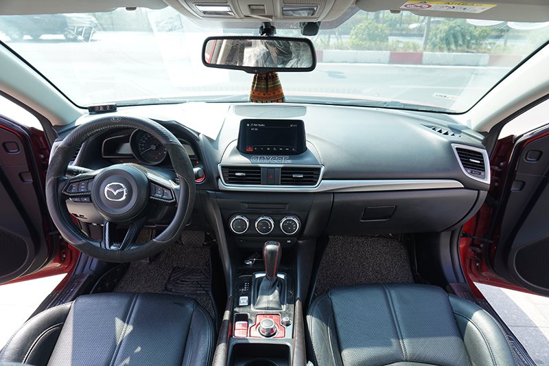 Mazda 3 Sedan Facelift 1.5L AT 2017 - 12