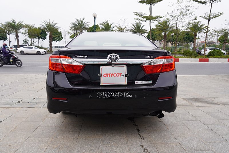 Toyota Camry 2.0E AT 2013 - 7