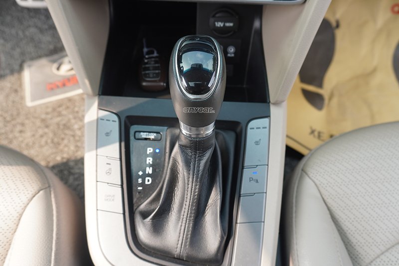 Hyundai Elantra GLS 2.0L AT 2019 - 11