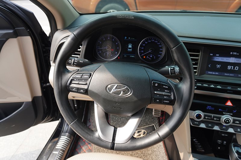 Hyundai Elantra GLS 2.0L AT 2019 - 10