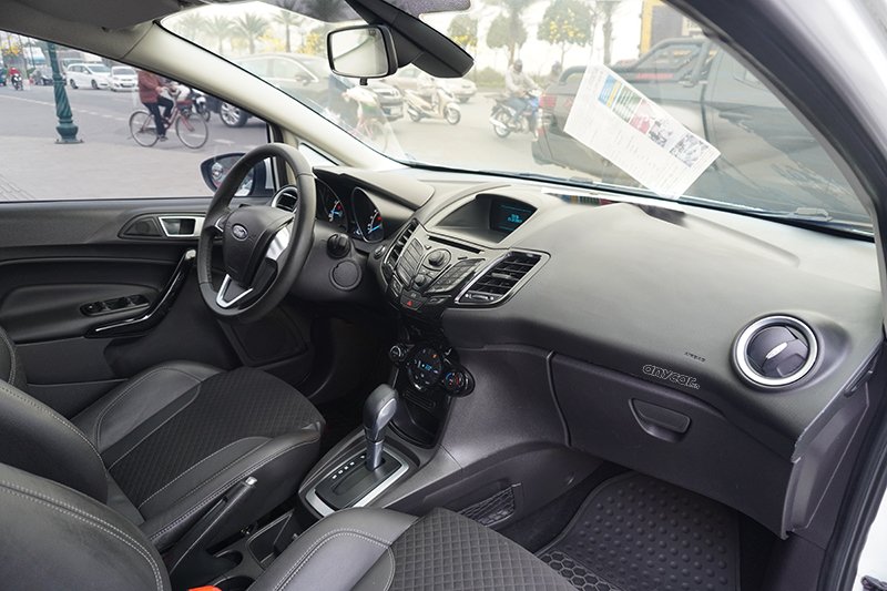 Ford Fiesta S 1.5AT 2018 - 13