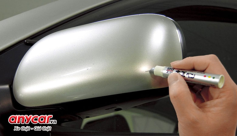 Sử dụng bút xóa vết xước ô tô giúp tiết kiệm chi phí