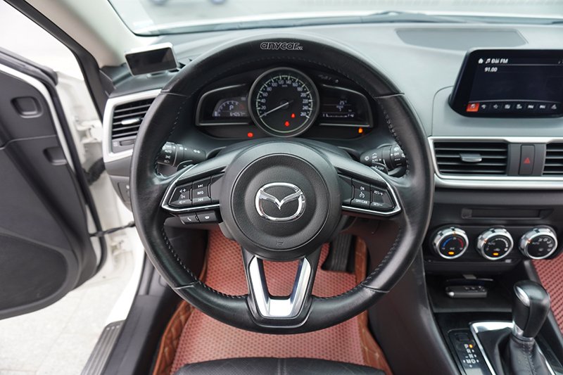 Mazda 3 Hatchback Facelift 1.5AT 2017 - 10