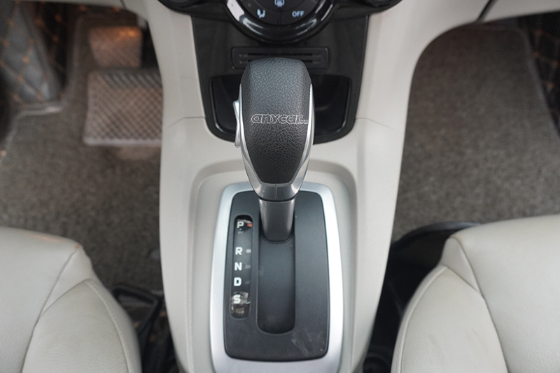 Ford Fiesta Titanium 1.5AT 2017 - 14