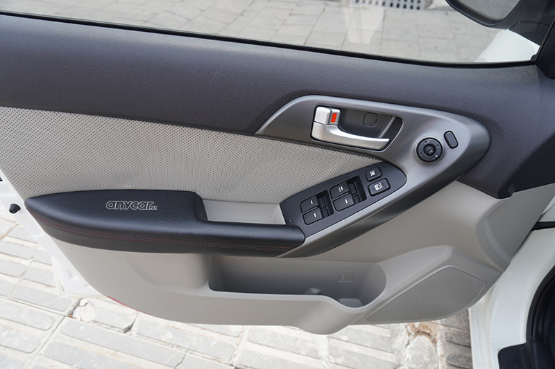 Kia Cerato Hatchback 1.6L AT 2011 - 9