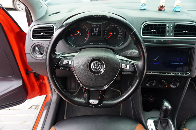 Volkswagen Polo Hatchback 1.6AT 2016 - 11