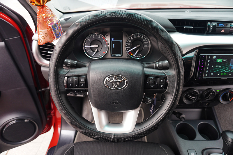 Toyota Hilux E 2.4L AT 2021 - 13