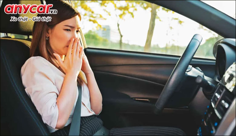 Vệ sinh và chăm sóc nội thất ô tô thường xuyên sẽ giúp hạn chế được mùi hôi trên xe