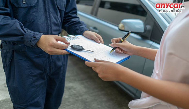 Phạm vi bồi thường của bảo hiểm ô tô 2 chiều được xác định dựa trên 2 loại bảo hiểm bên trong