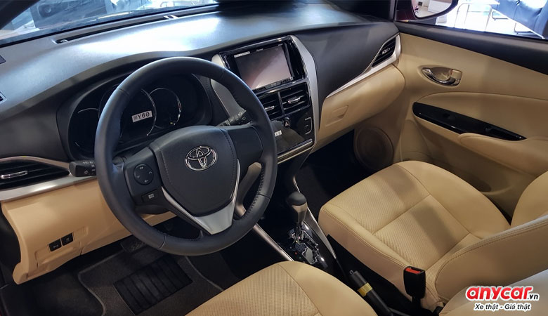 Bảng taplo và vô lăng trên Toyota Yaris 2020 cũ