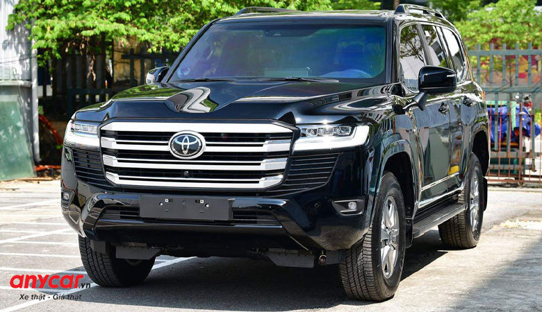 Ngoại hình Toyota Land Cruiser 2023 hầm hố nhưng không kém phần sang trọng