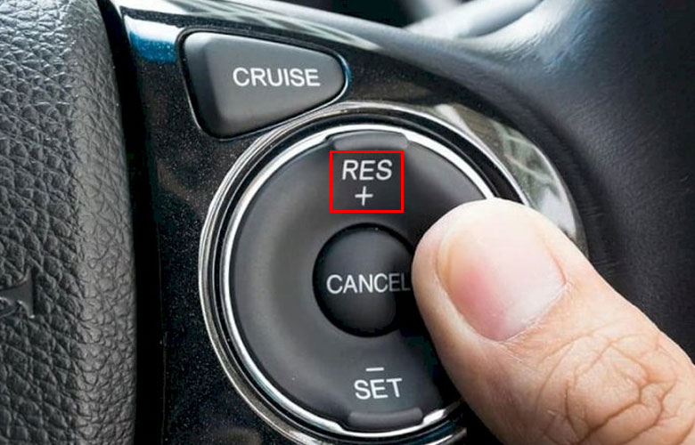 Nếu muốn kích hoạt lại Cruise Control người lái chỉ cần ấn vào nút “RES” trên bản điều khiển.