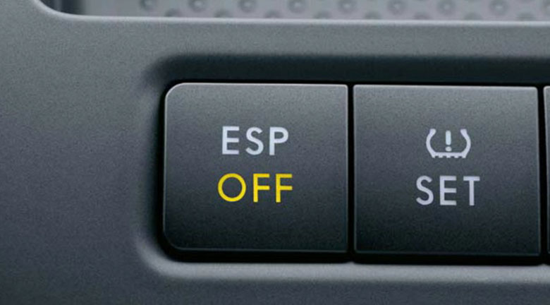 Khởi động ESP bằng cách ấn vào "ESP" được lắp trên vô lăng hoặc taplo