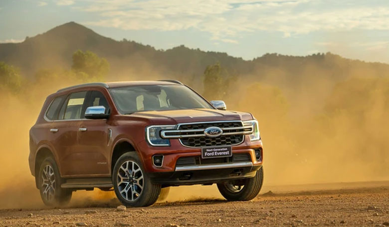 Ford Everest giá từ 1,099 tỷ đồng