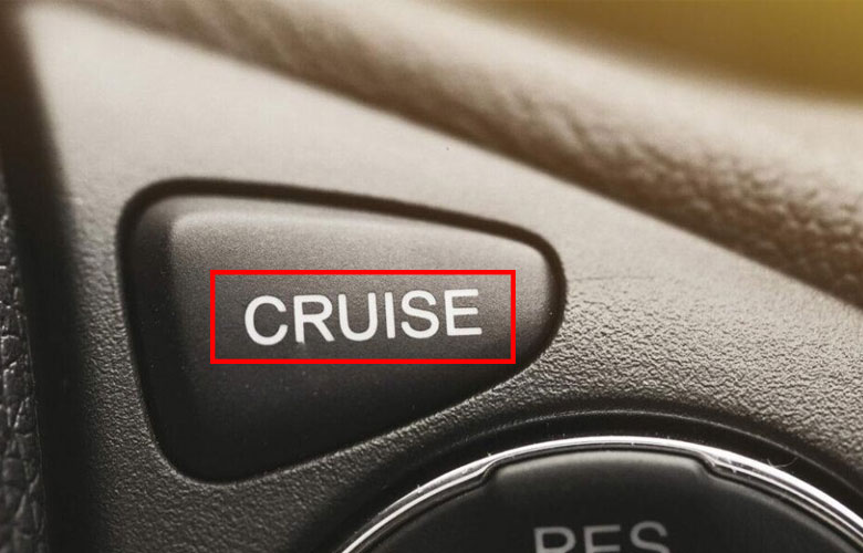 Bước 1: Bật Cruise Control