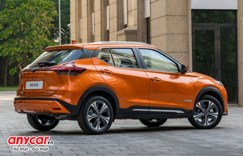 Phần thân Nissan Kicks cũ