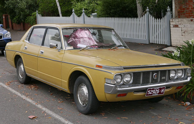Thế hệ thứ tư - Toyota Crown (1971-1973)