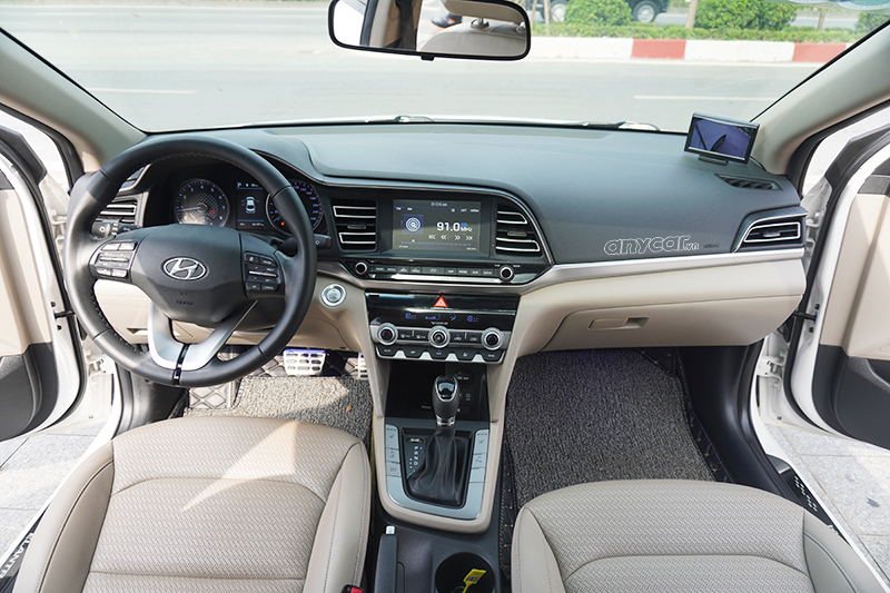 Hyundai Elantra GLS 2.0AT 2020 - 13