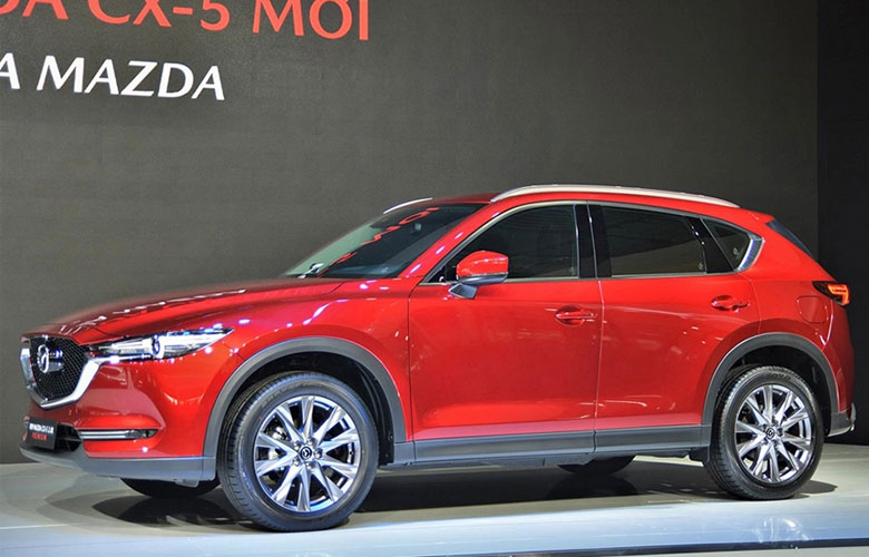 Giá lăn bánh của Mazda CX-5 2.0 Luxury dao động từ 983 - 1.002 triệu đồng. 