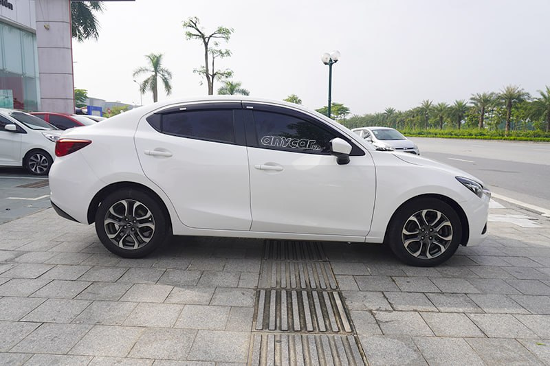 Mazda 2 Sedan 1.5AT 2015 - 8