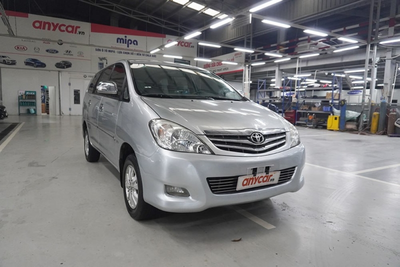 Toyota Innova V 2.0AT 2011 - 1