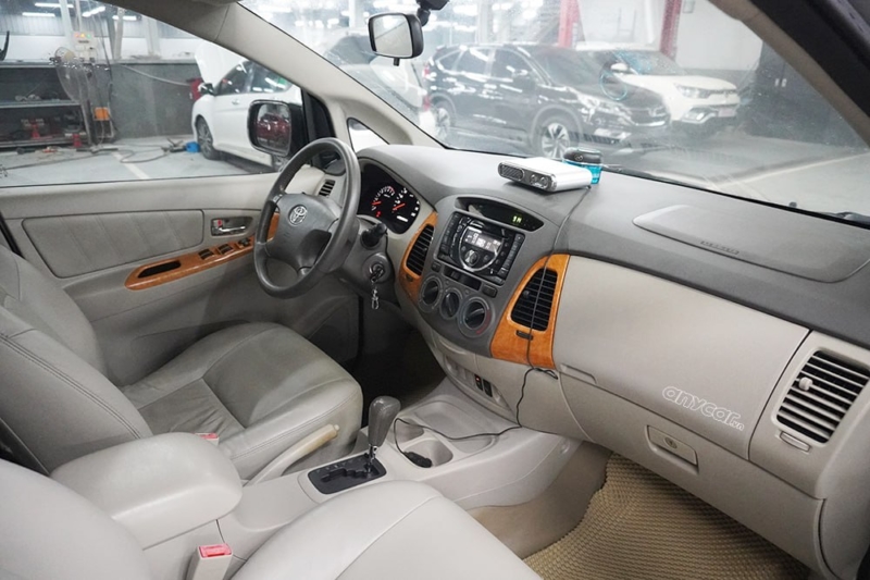 Toyota Innova V 2.0AT 2011 - 12