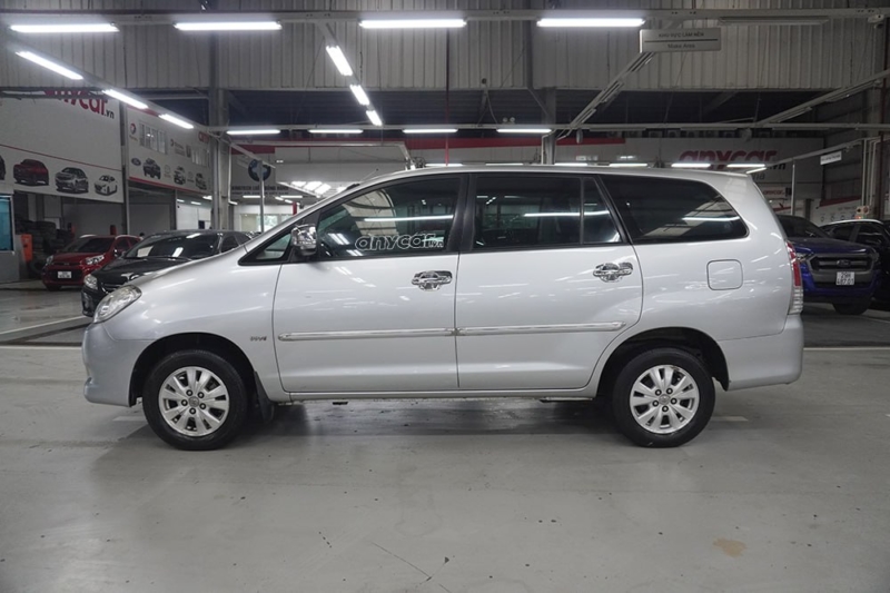Toyota Innova V 2.0AT 2011 - 5