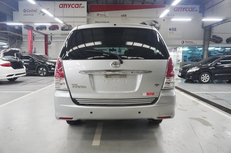 Toyota Innova V 2.0AT 2011 - 7