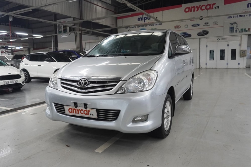 Toyota Innova V 2.0AT 2011 - 3