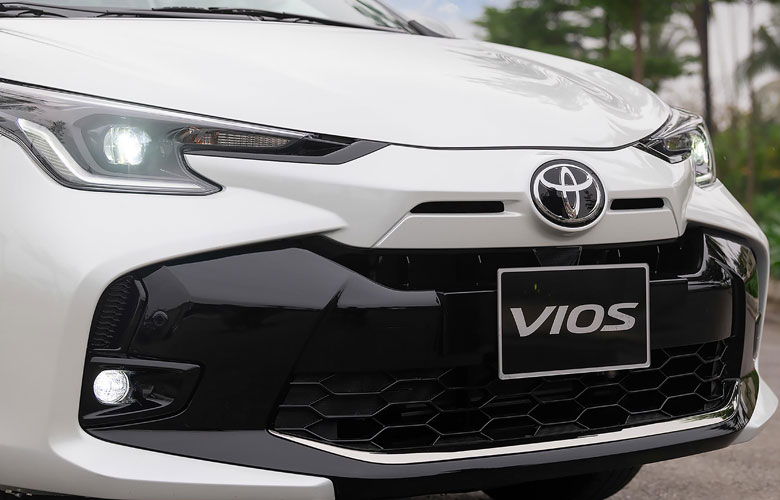 Cận cảnh đầu xe Toyota Vios