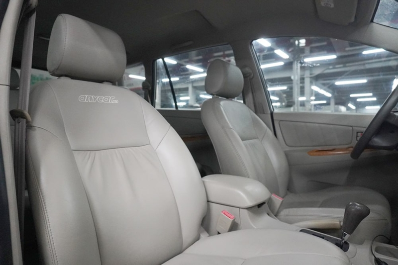 Toyota Innova V 2.0AT 2011 - 14