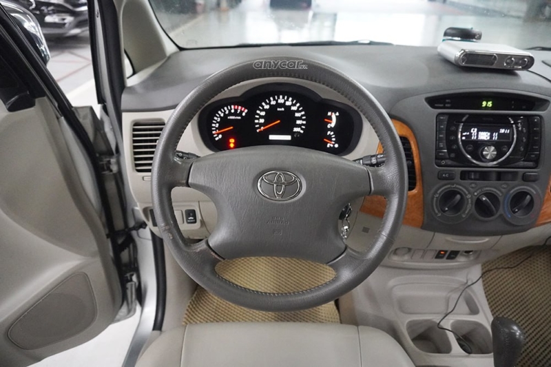 Toyota Innova V 2.0AT 2011 - 10