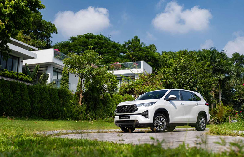 Innova Cross 2023 thay đổi toàn bộ các chi tiết