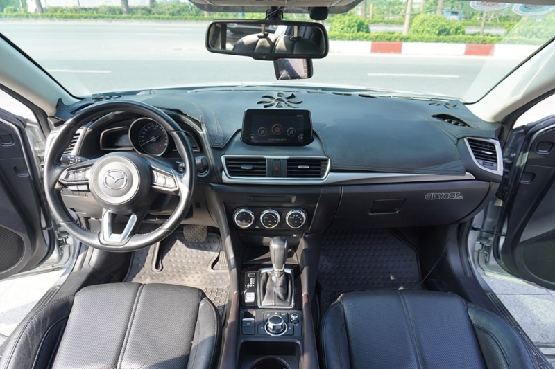Mazda 3 Sedan 1.5L AT 2018 - 13