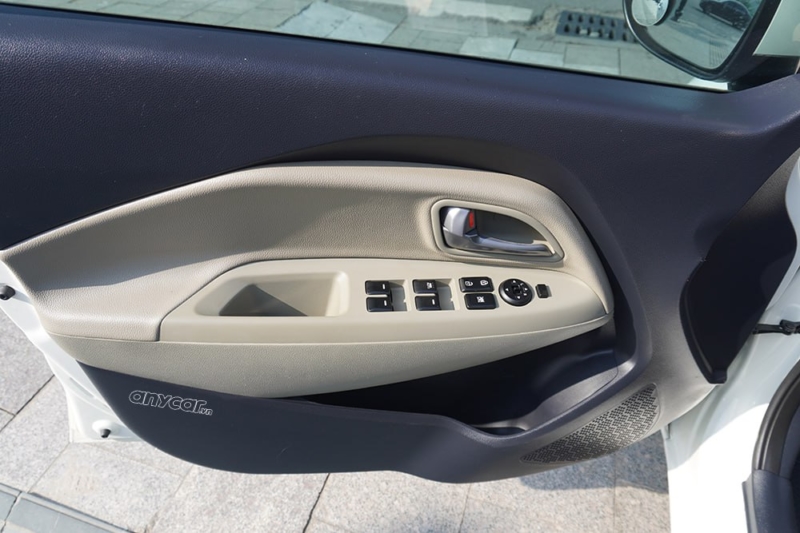 Kia Rio Hatchback 1.4AT 2015 - 9