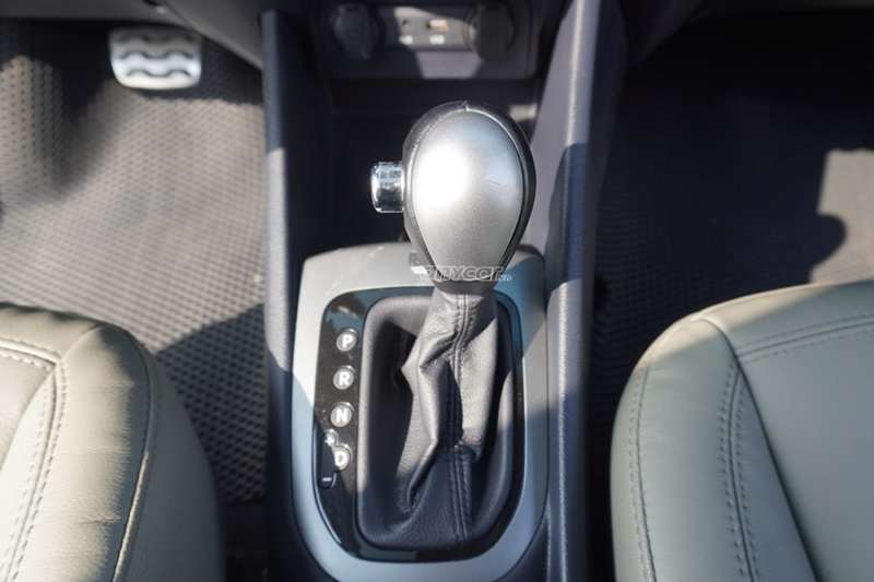 Kia Rio Hatchback 1.4AT 2015 - 10