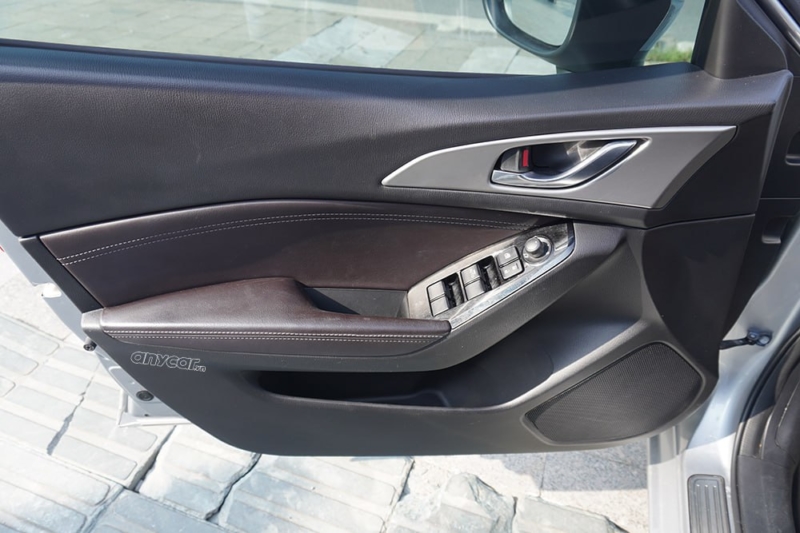 Mazda 3 Sedan 1.5L AT 2018 - 9