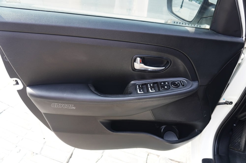 Kia Rondo GAT 2.0AT 2016 - 9