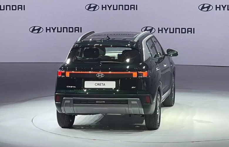 Đuôi xe Hyundai Creta 2024 cũng được thiết kế lại ấn tượng hơn rất nhiều so với phiên bản tiền nhiệm